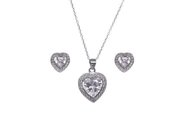 Conjunto collar corazones, y aretes